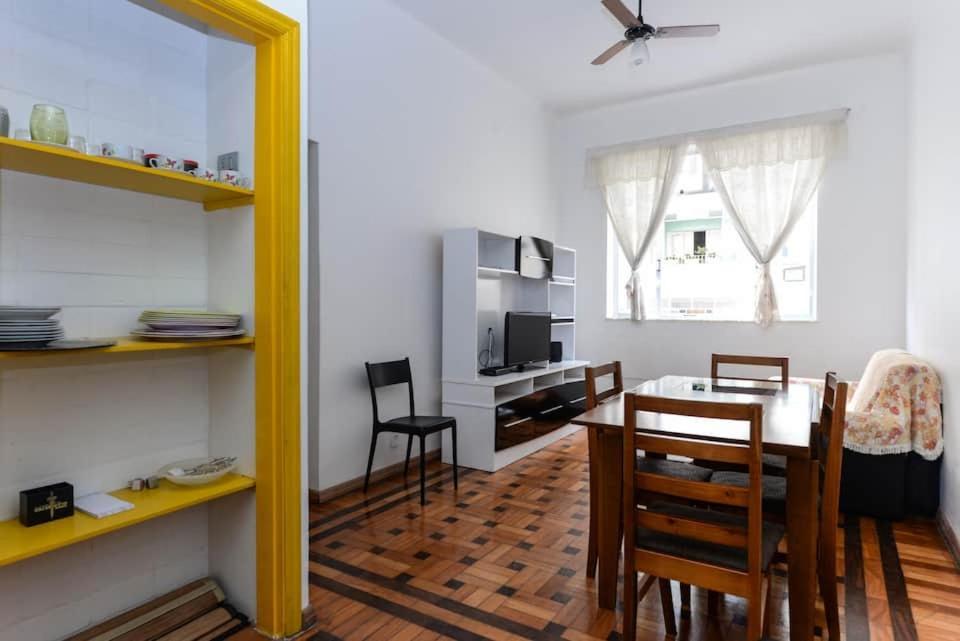 Apartamento Two Bedrooms Avenida Atlantica Copacabana Rio de Janeiro
